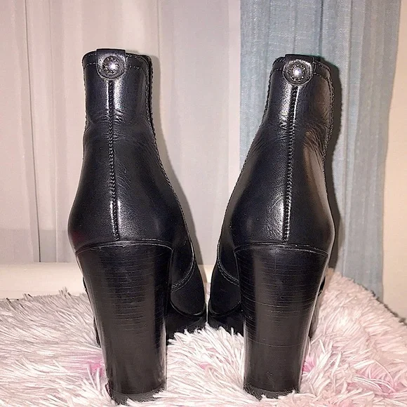 (EUC) Michael Kors Leather Slip On Wedge Hill Booties - Picture 6 of 10